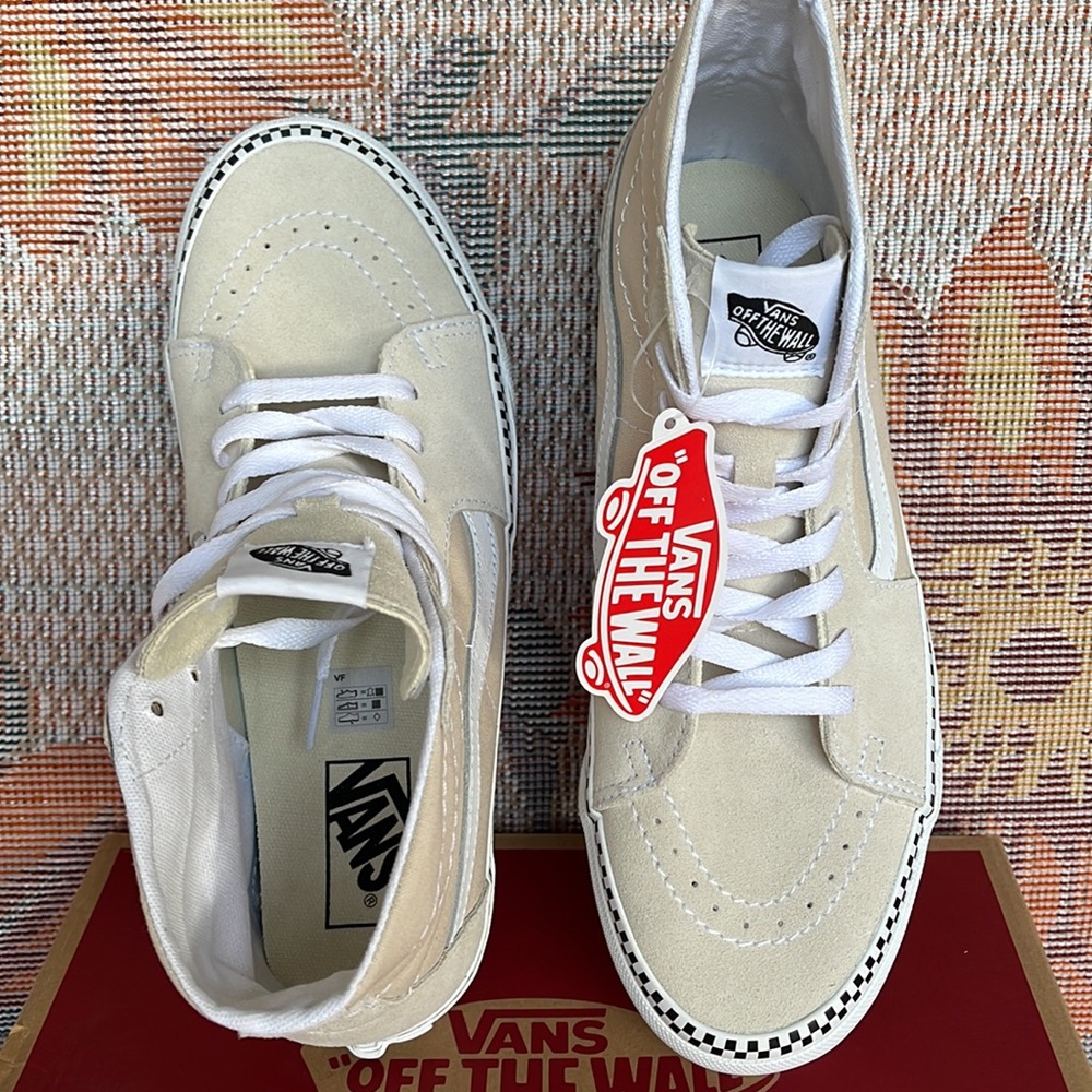 Vans WMNS Sk8-Hi Tapered
Checkerboard Foxing Turtl
VN0A4U16DJR
sneakers - Picture 13 of 16